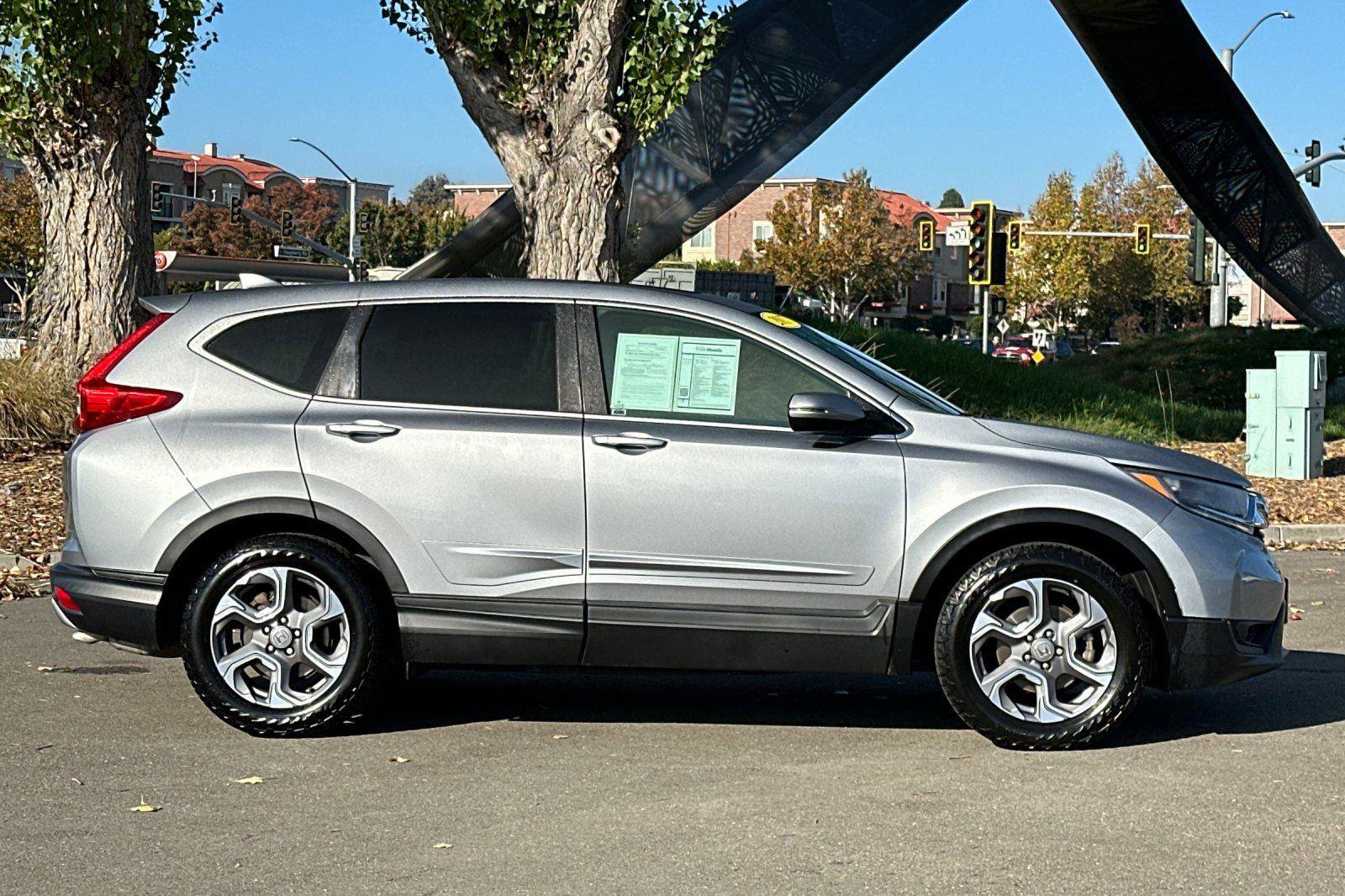 Used 2017 Honda CR-V EX image 3