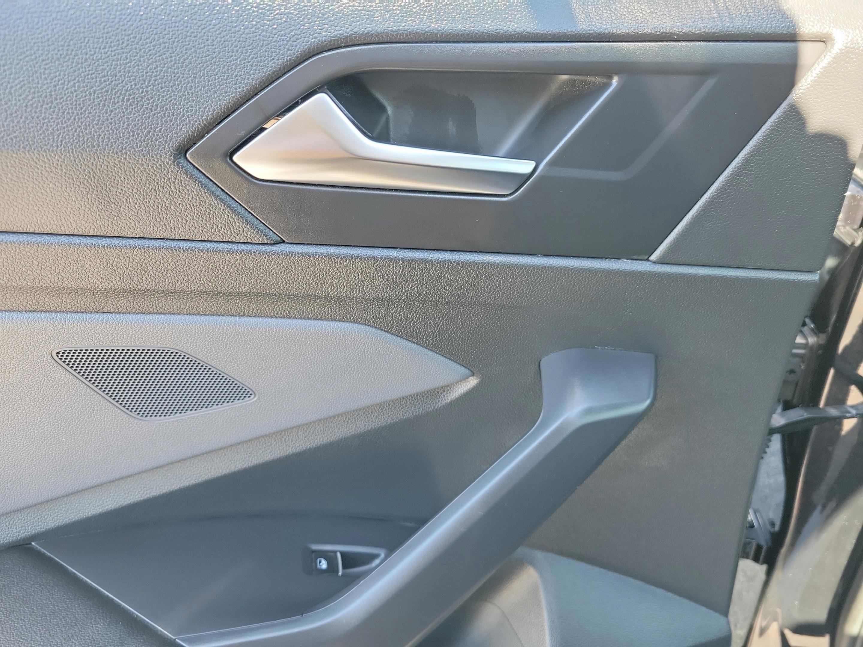 Used 2025 Volkswagen Jetta SE image 22