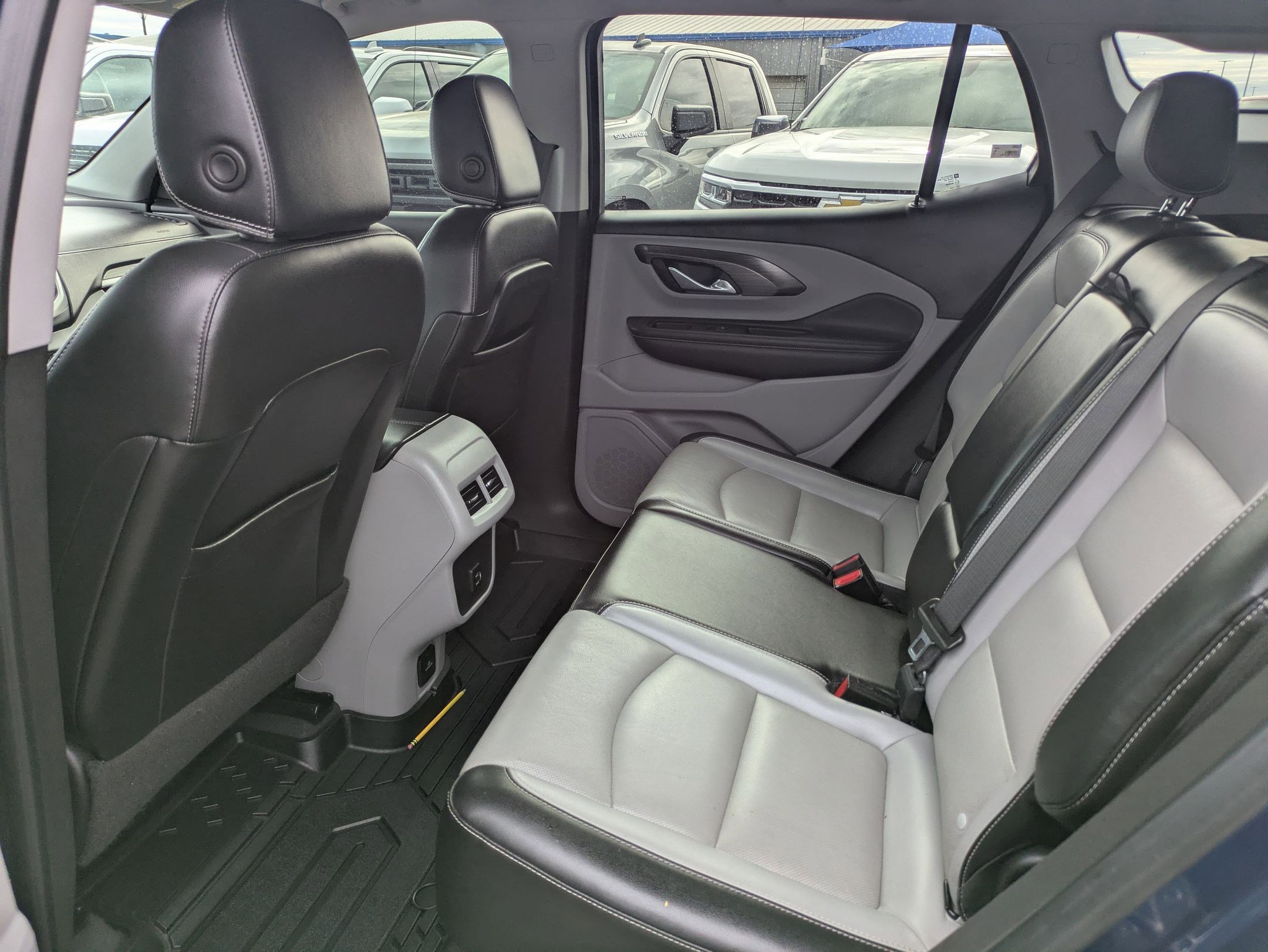 Used 2022 GMC Terrain SLT image 13