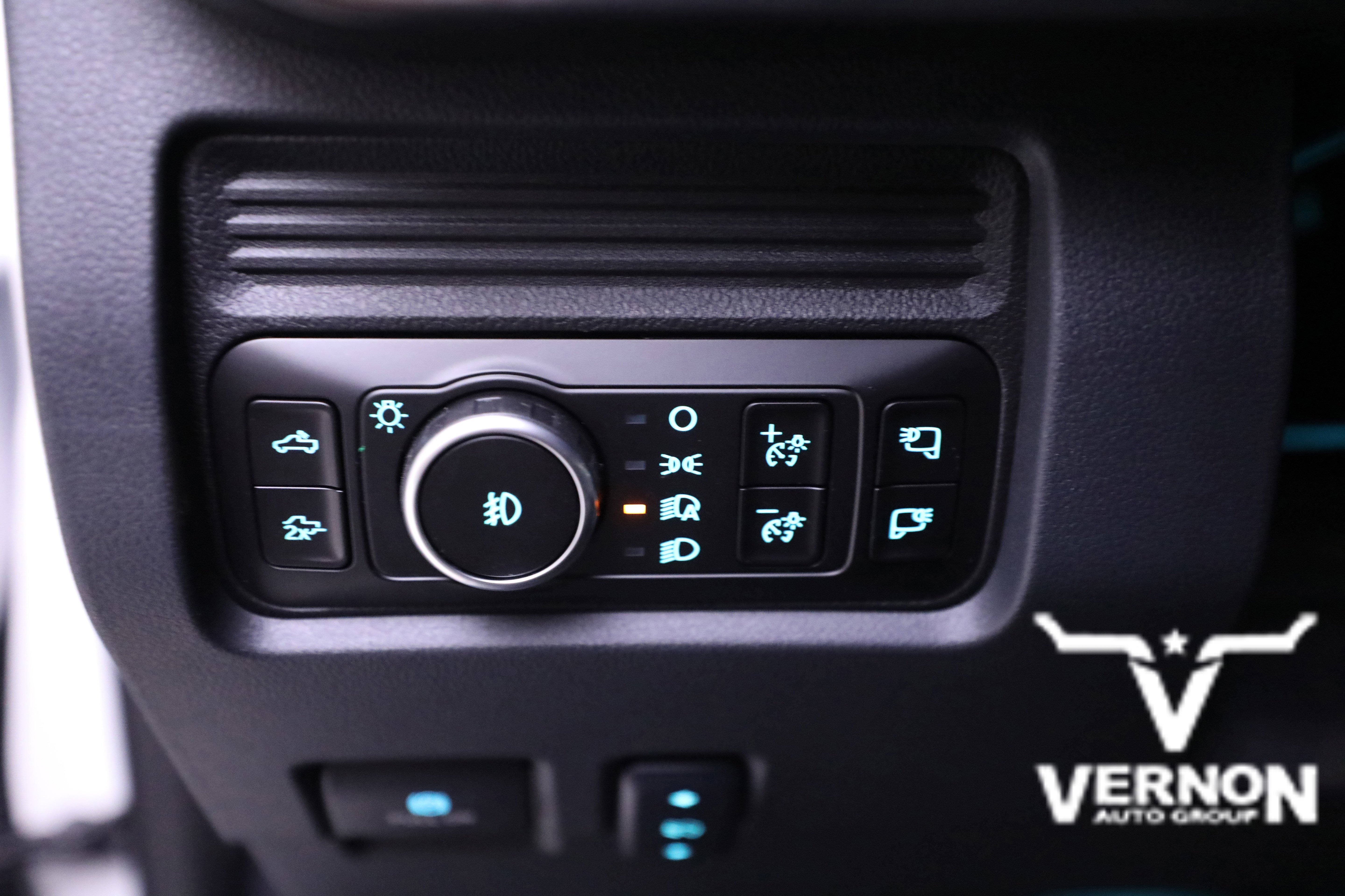 New 2026 Ford F250 Lariat w/ Chrome Package image 16