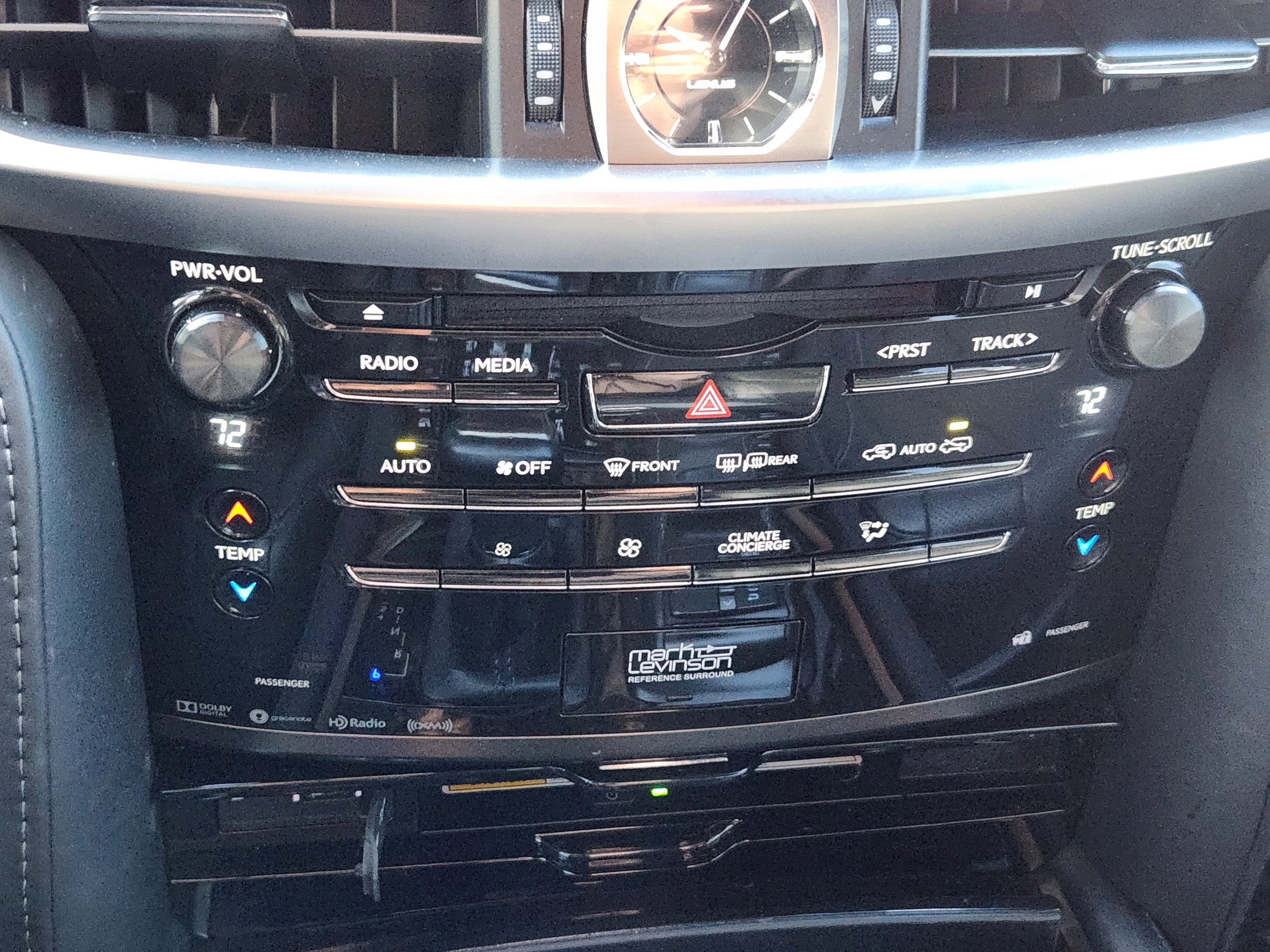 Used 2021 Lexus LX 570 4WD w/ 3rd Row & Luxury Pkg image 28