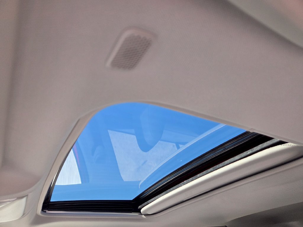 Used 2025 Toyota RAV4 XLE w/ Convenience Package FWD image 6