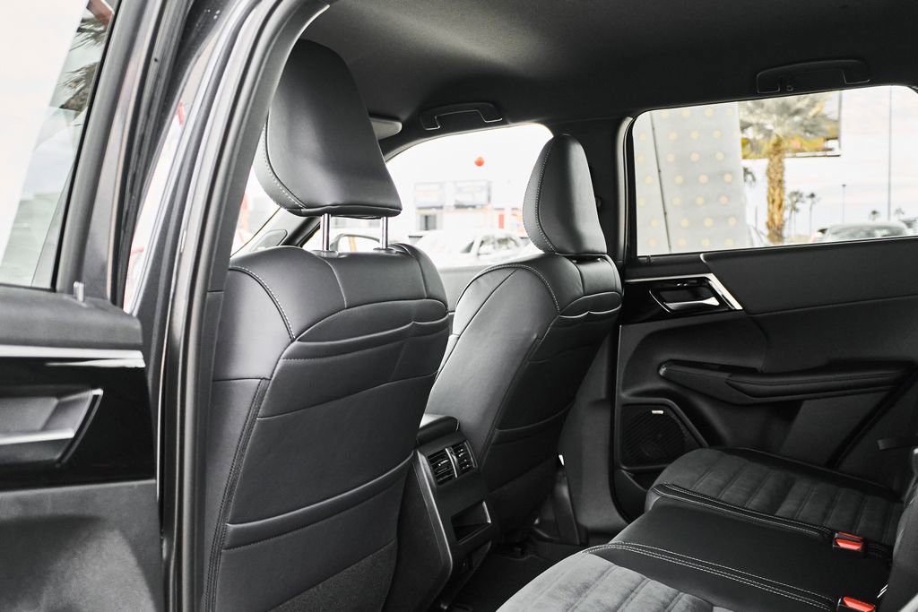 New 2026 Mitsubishi Outlander LE FWD image 44