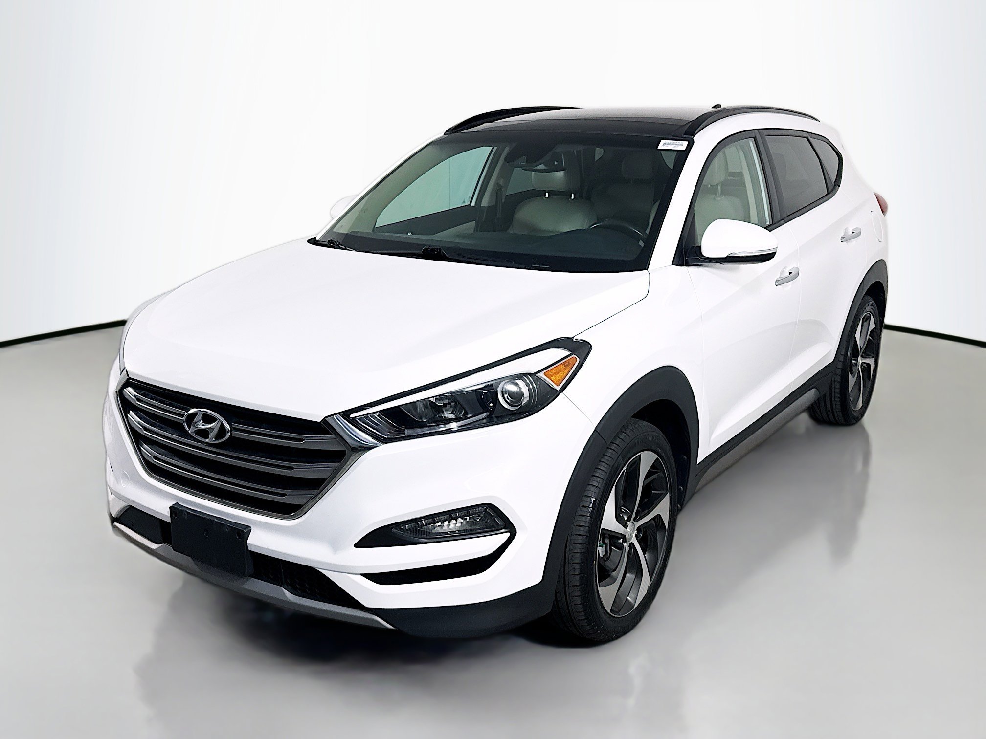 Used 2017 Hyundai Tucson Limited w/ Limited Ultimate Package 03 image 4