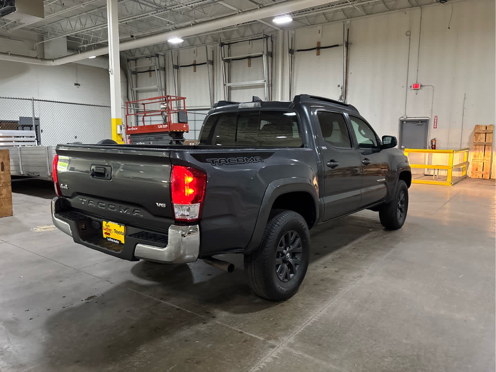 Certified 2020 Toyota Tacoma SR5 AWD/4WD image 5