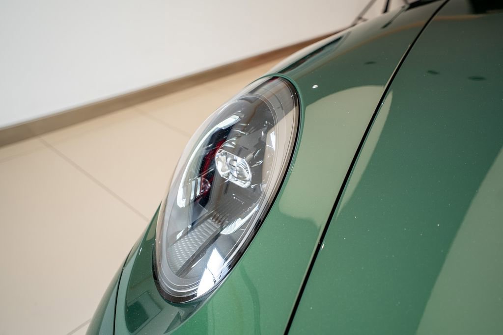 Used 2026 Porsche 911 Targa 4 GTS image 32