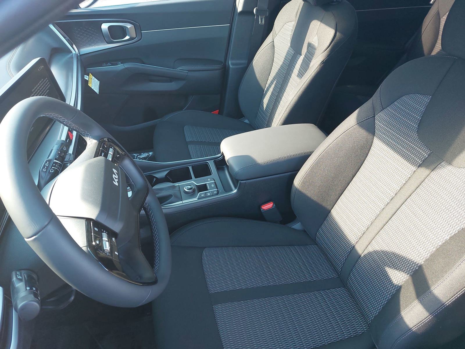 New 2026 Kia Sorento LX FWD image 15
