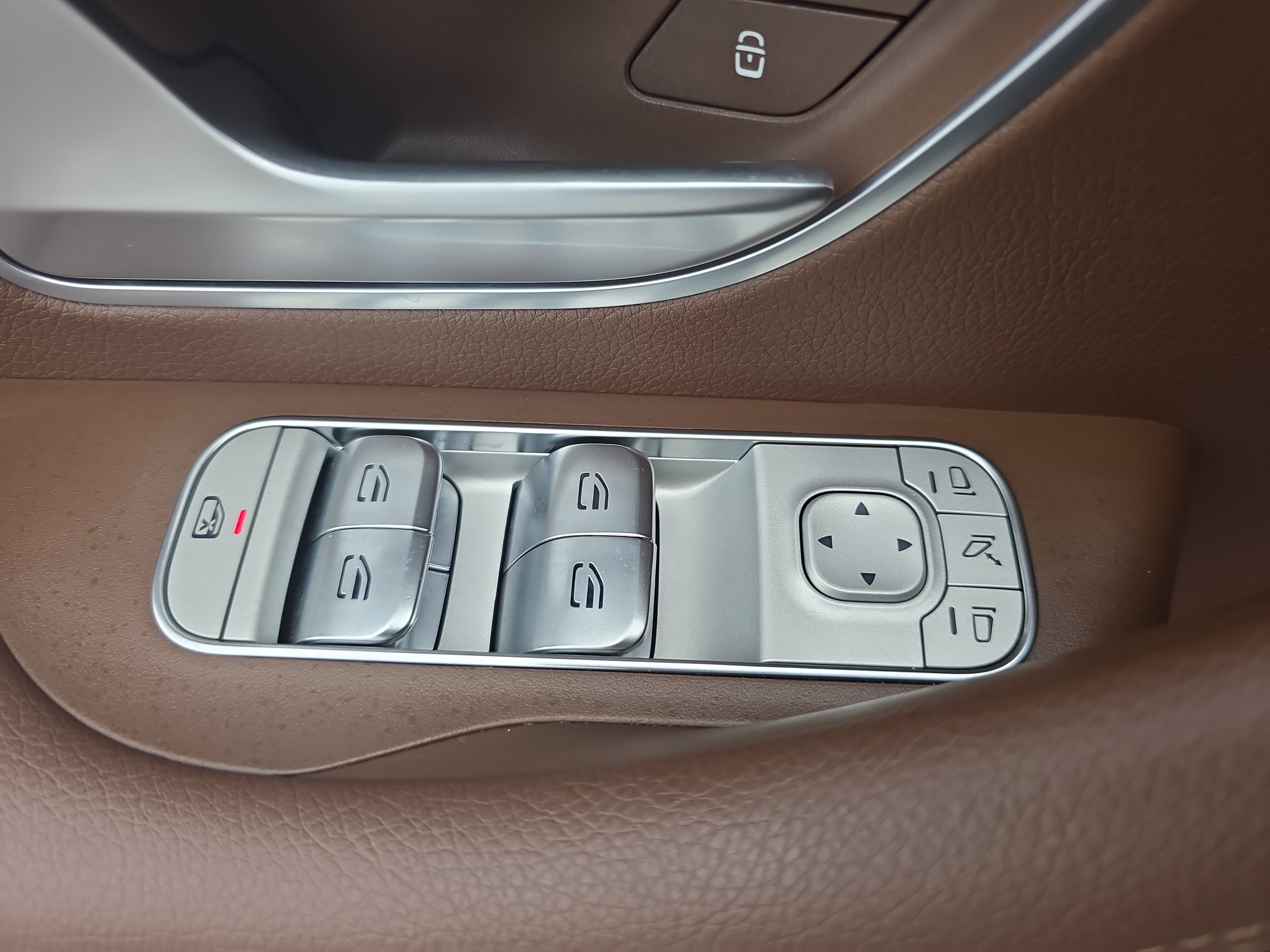 Used 2024 Mercedes-Benz GLS 450 4MATIC image 29