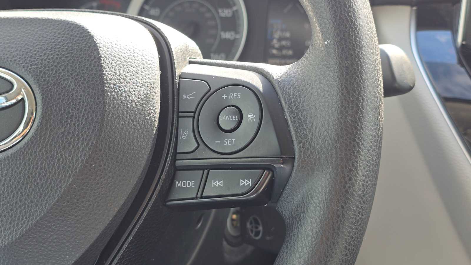 Used 2021 Toyota Corolla LE FWD image 26