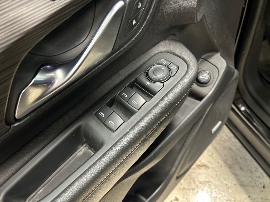 Used 2019 GMC Terrain SLT w/ Preferred Package image 16