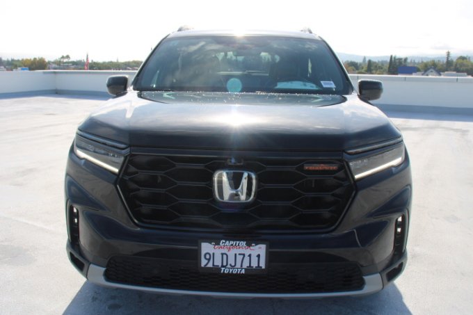 Used 2024 Honda Pilot TrailSport image 8