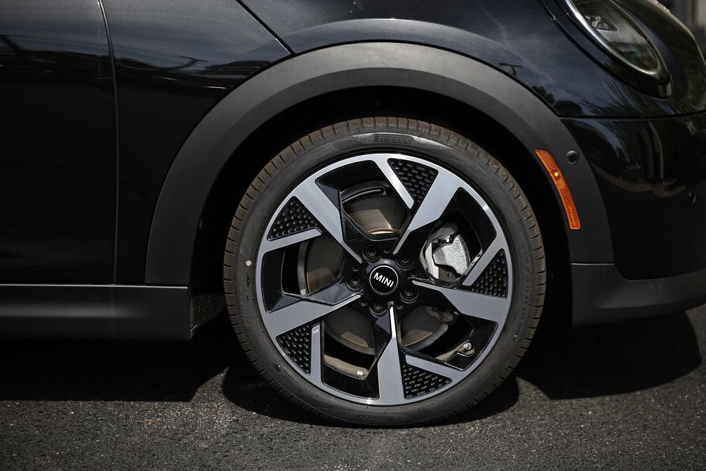 New 2026 MINI Cooper 2-Door Hardtop FWD image 5