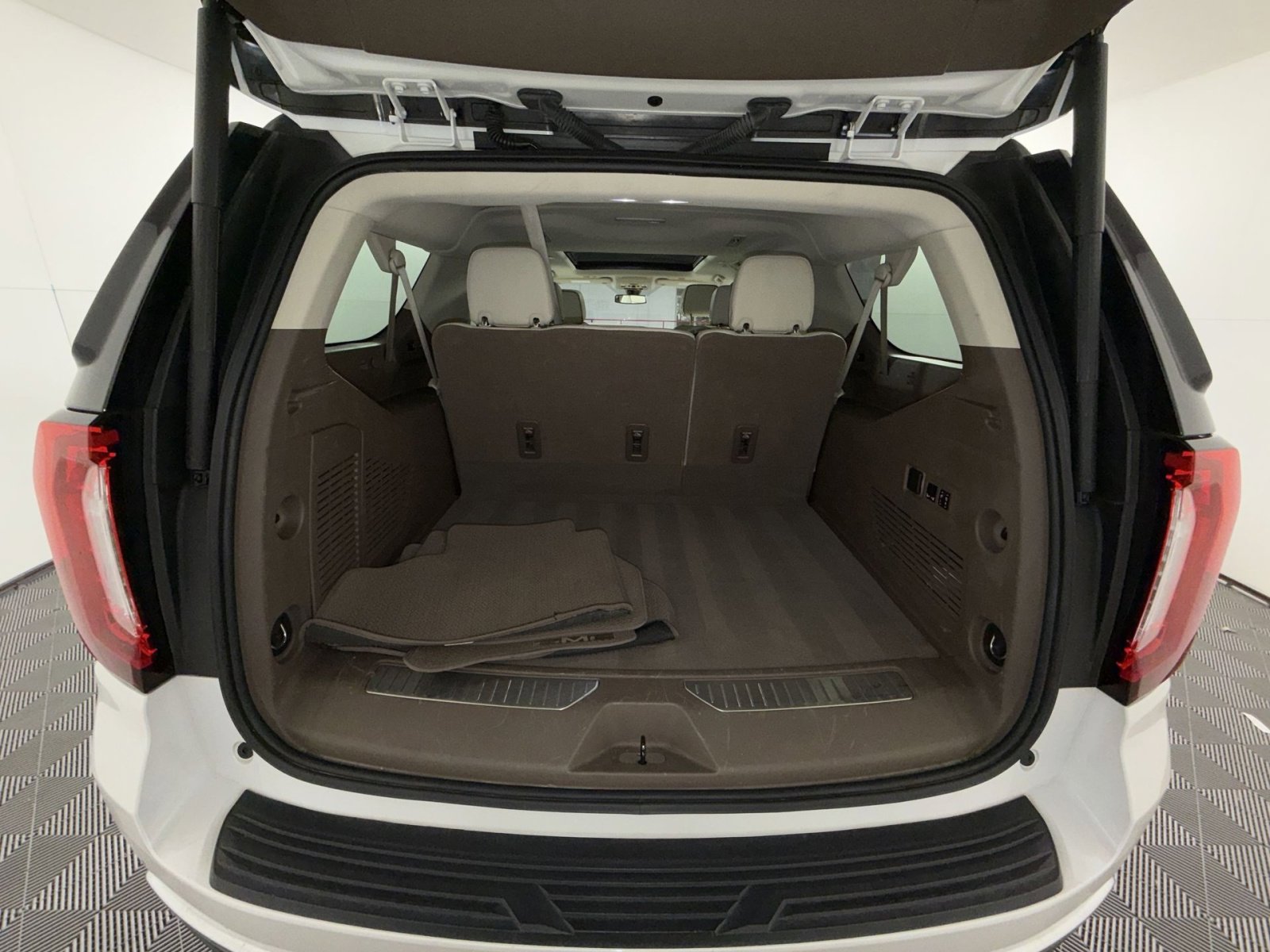 Used 2022 GMC Yukon XL Denali image 27