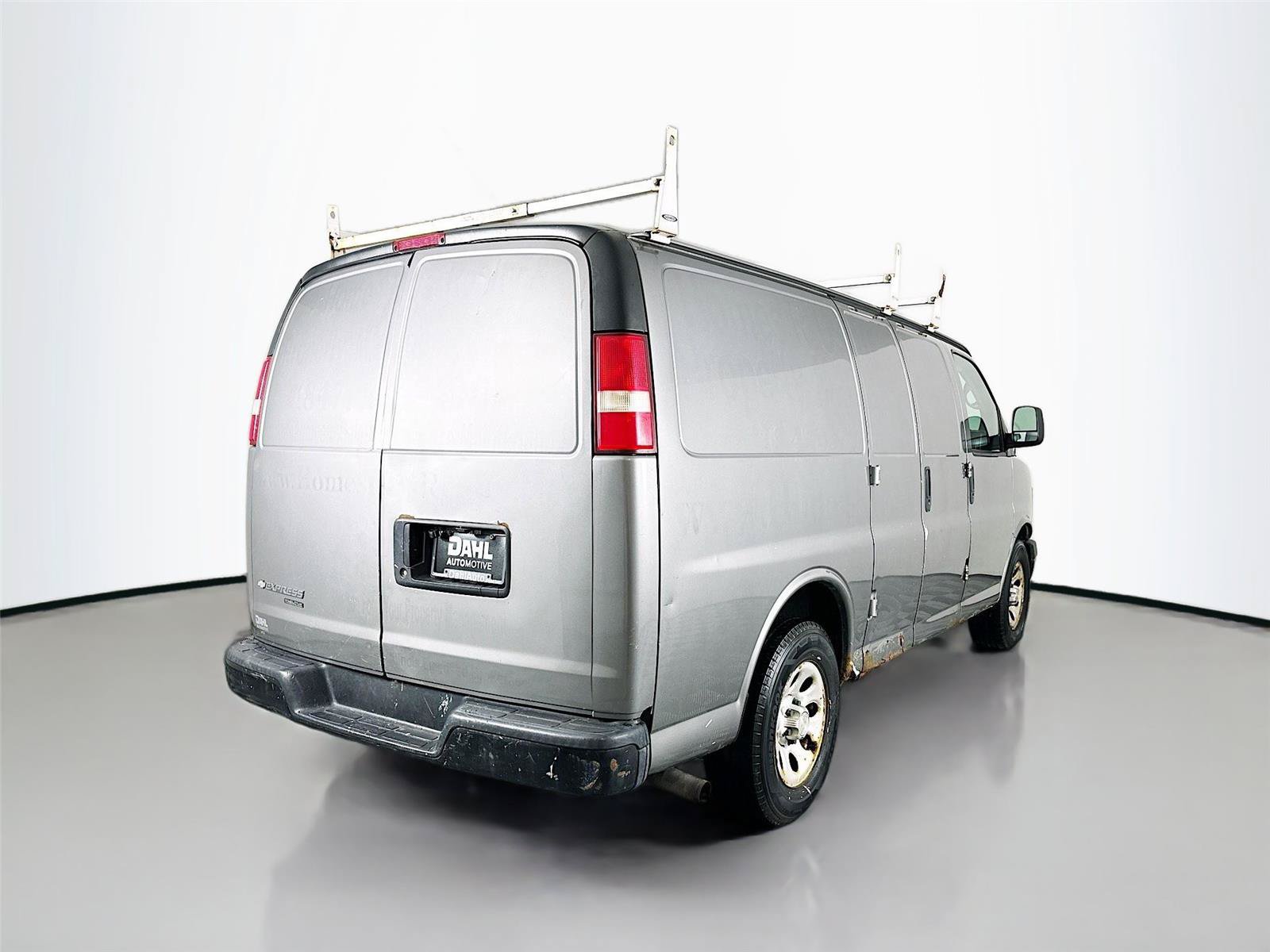 Used 2012 Chevrolet Express 1500 RWD image 11