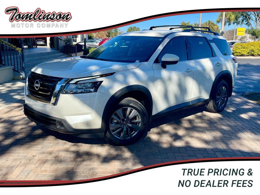 Used 2024 Nissan Pathfinder SV image 1