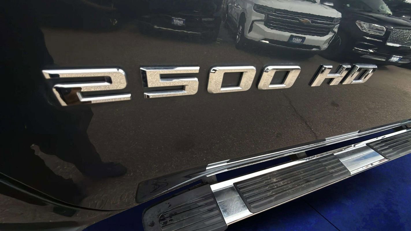 Used 2020 Chevrolet Silverado 2500 LTZ w/ LTZ Premium Package image 23