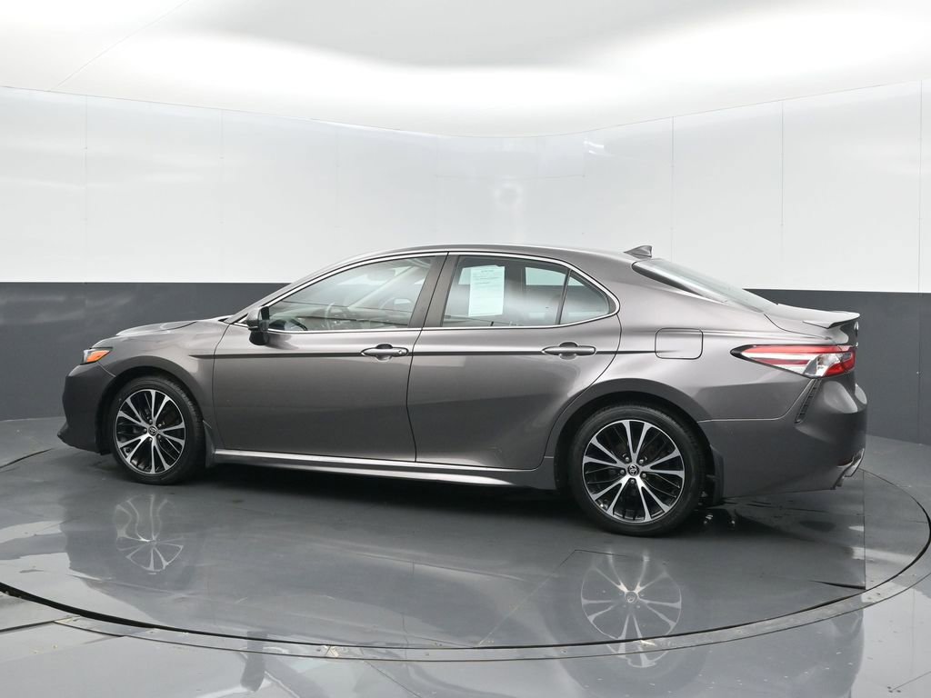 Used 2020 Toyota Camry SE FWD image 13