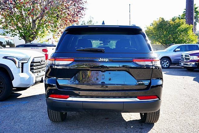 Used 2023 Jeep Grand Cherokee Limited w/ Trailer Tow Prep Group (B) image 9