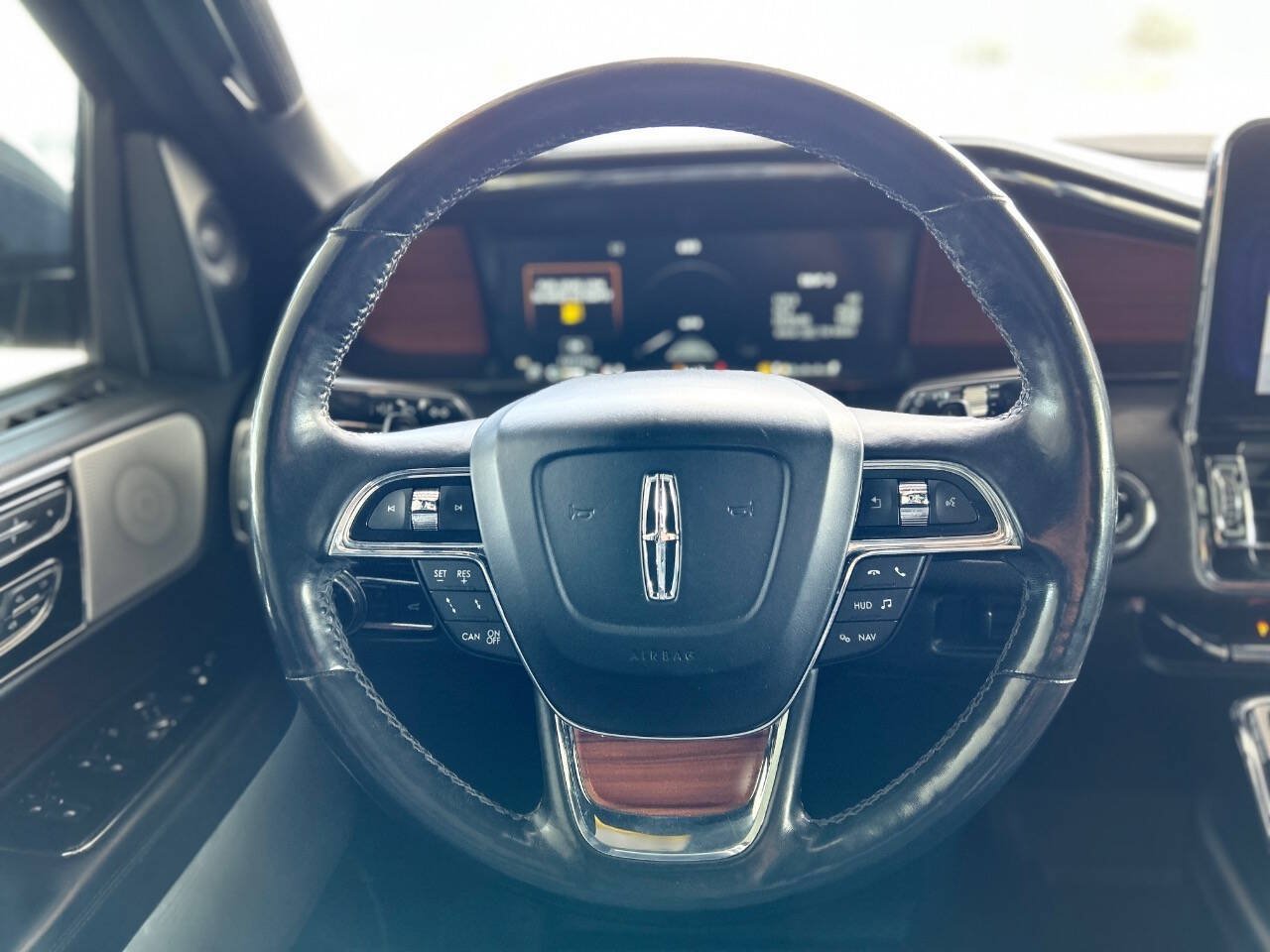 Used 2018 Lincoln Navigator L Reserve w/ Technology Package AWD/4WD image 80
