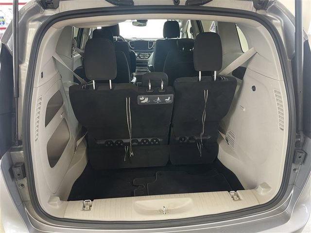 Used 2021 Chrysler Pacifica Touring image 27