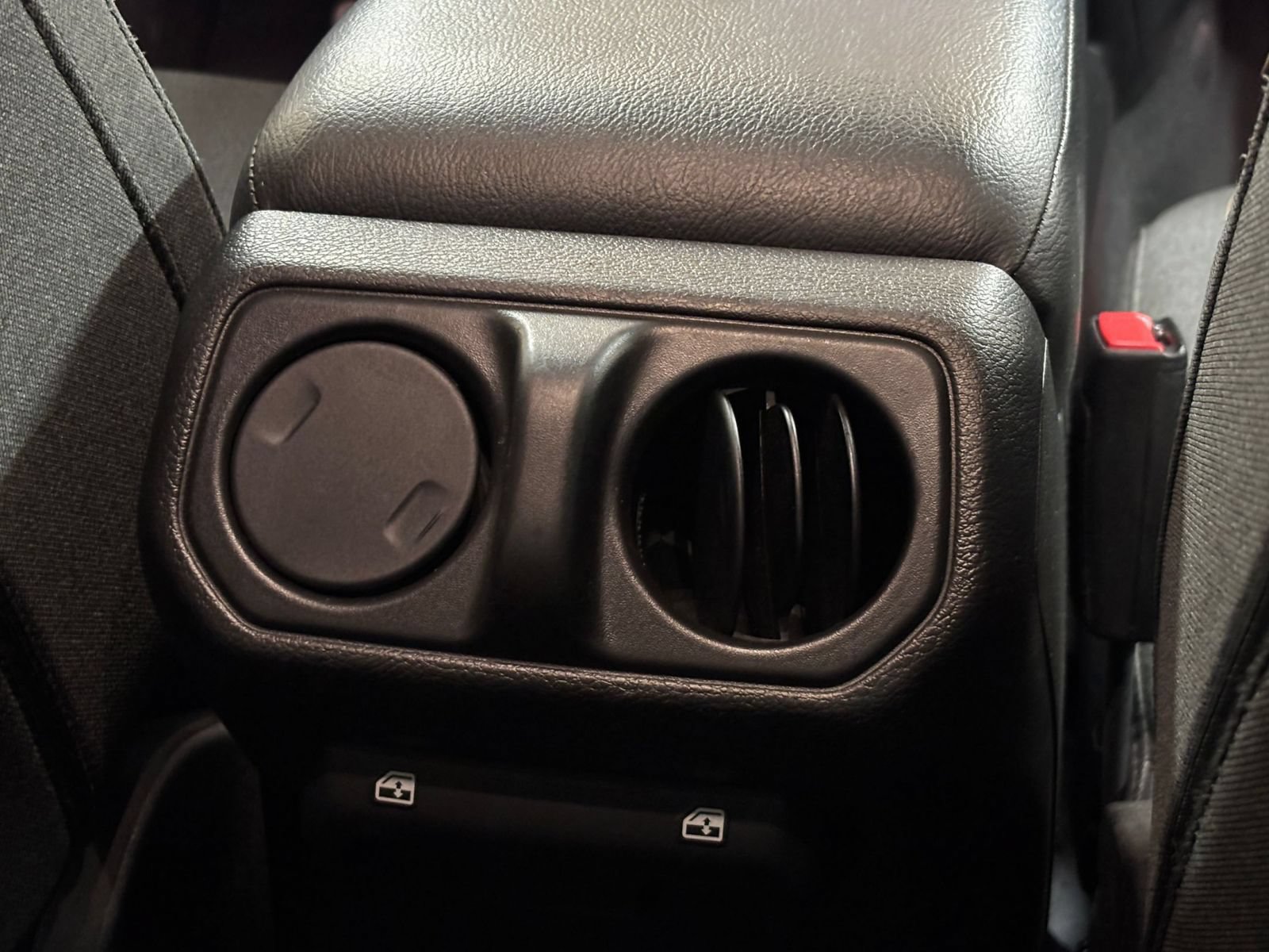 Used 2025 Jeep Wrangler Unlimited Sport AWD/4WD image 21