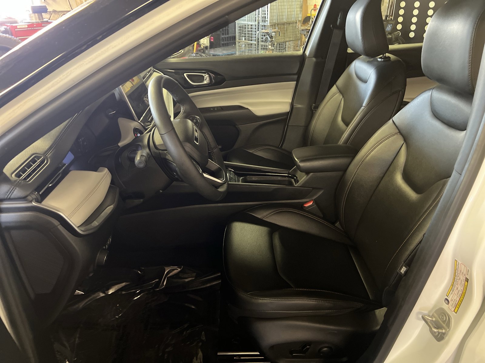 Used 2024 Jeep Compass Limited image 5