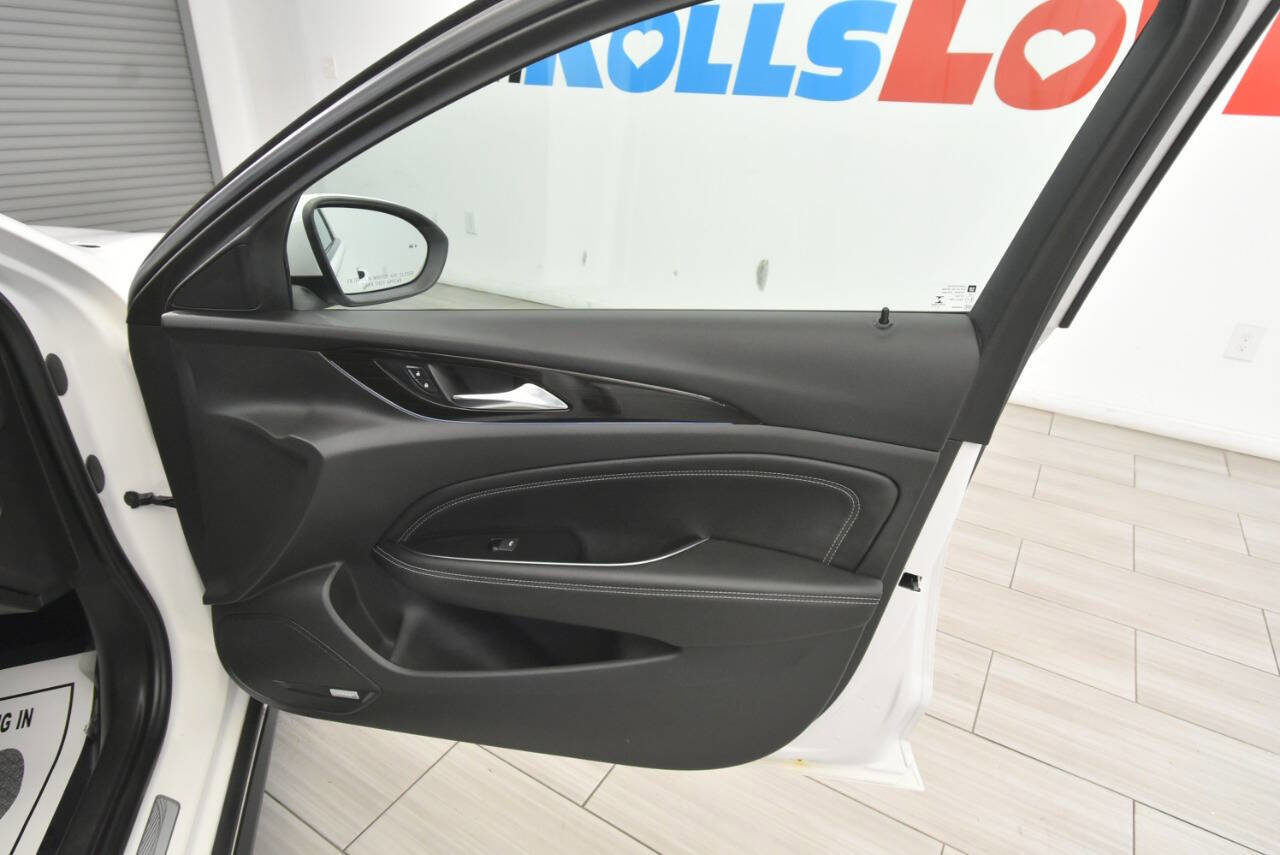 Used 2018 Buick Regal Essence w/ Driver Confidence Package #1 AWD/4WD image 21