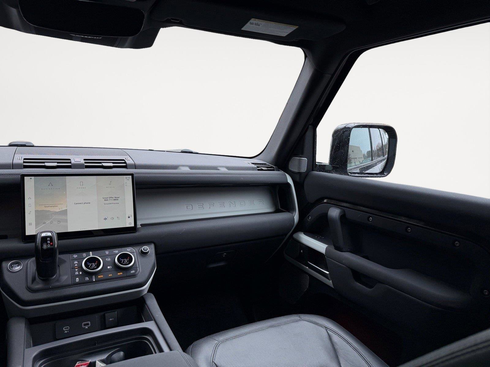 Used 2023 Land Rover Defender 130 SE image 14