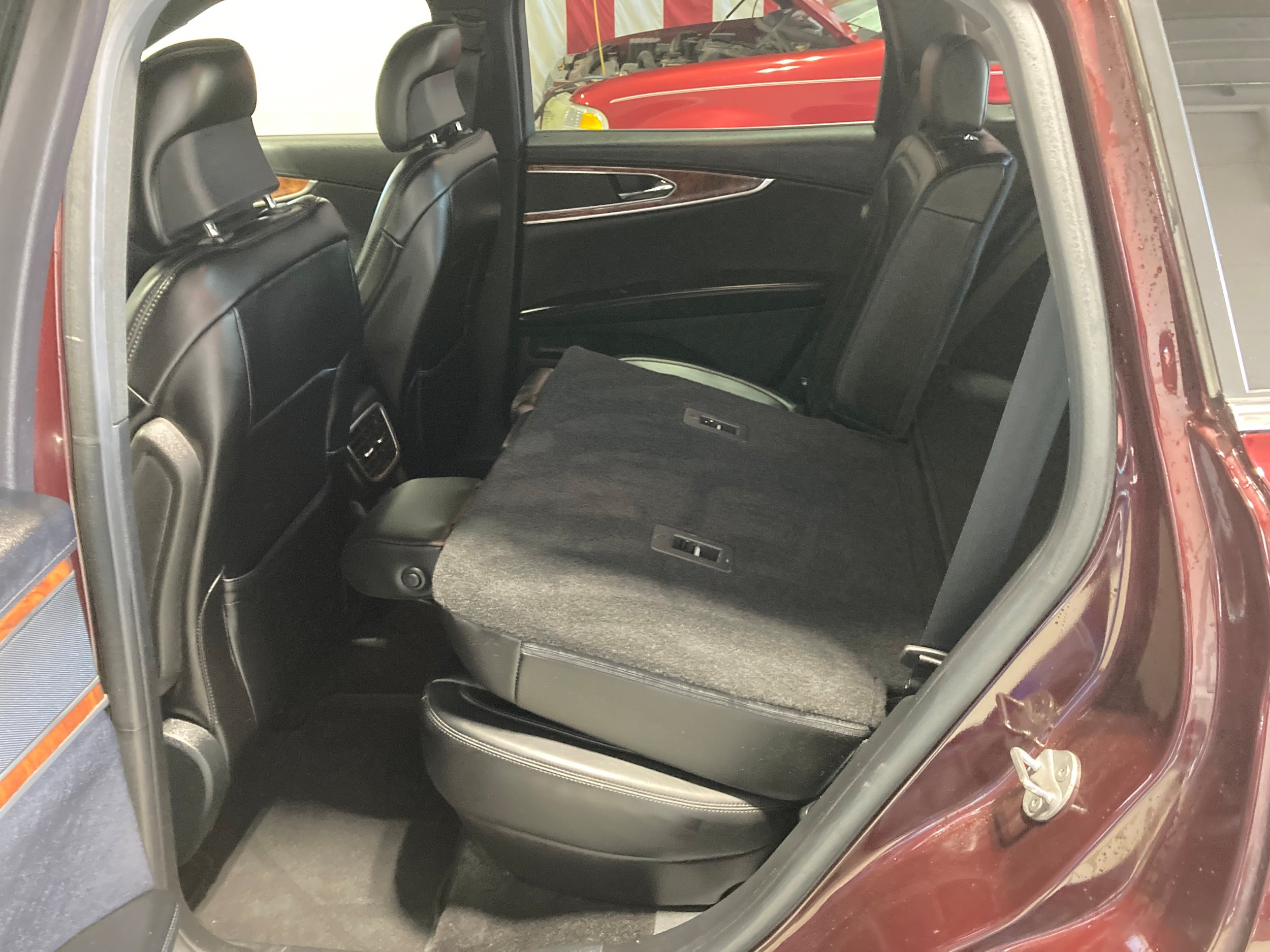 Used 2017 Lincoln MKX Select w/ Select Plus Package AWD/4WD image 21