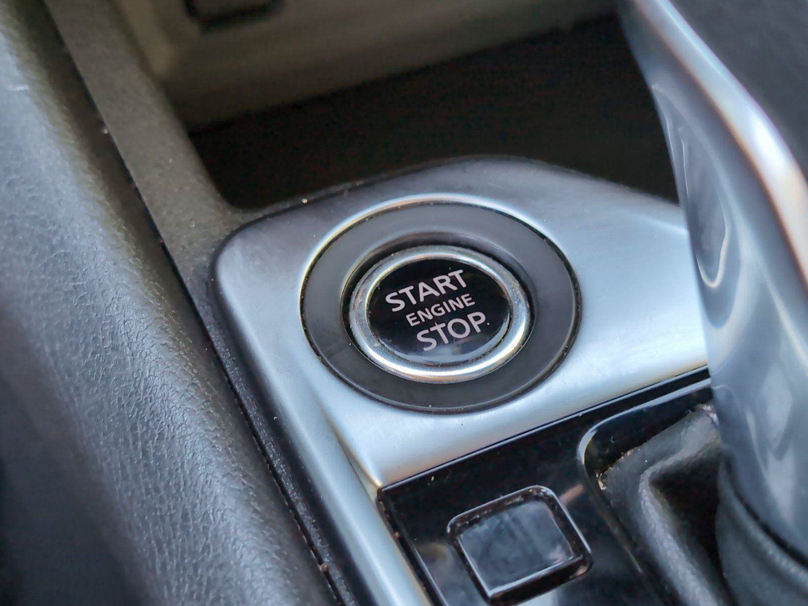 Used 2024 Nissan Sentra SV FWD image 25