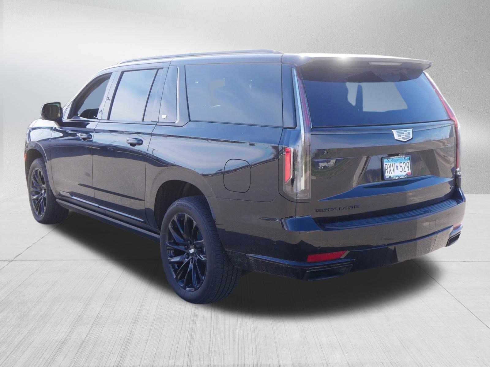 Used 2024 Cadillac Escalade ESV Sport w/ LPO, ONYX Package AWD/4WD image 5