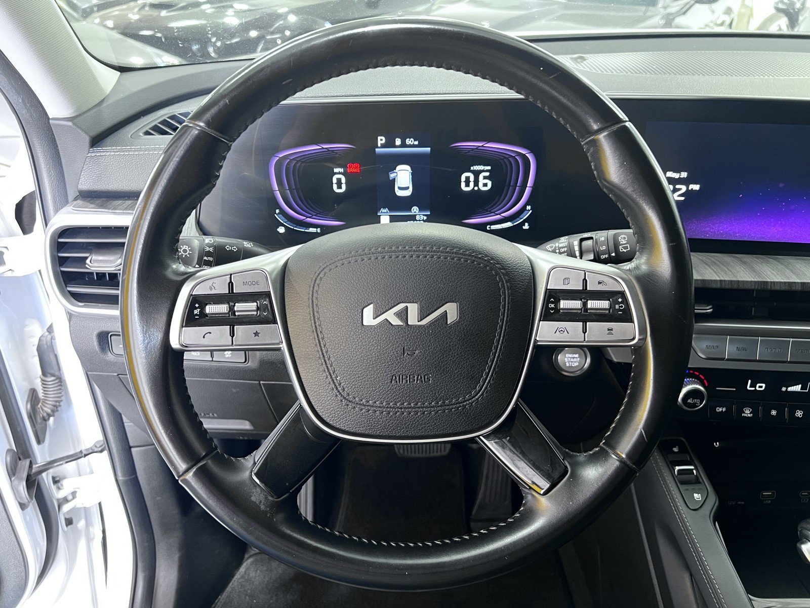 Used 2023 Kia Telluride EX w/ EX Captain's Chair Package FWD image 10