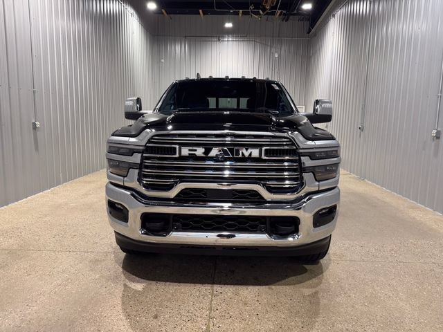 Used 2025 RAM 2500 Limited AWD/4WD image 3