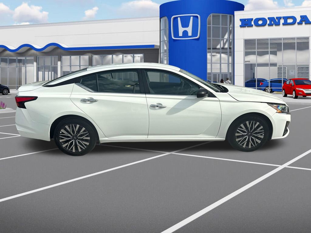 Used 2025 Nissan Altima 2.5 SV image 10