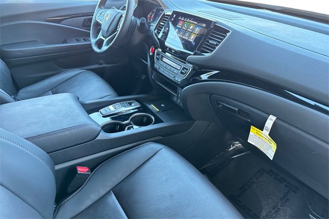 Certified 2024 Honda Passport Black Edition image 20