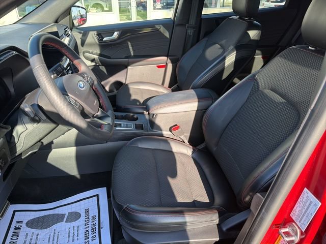 Used 2023 Ford Escape ST-Line w/ Tech Pack #1 AWD/4WD image 9