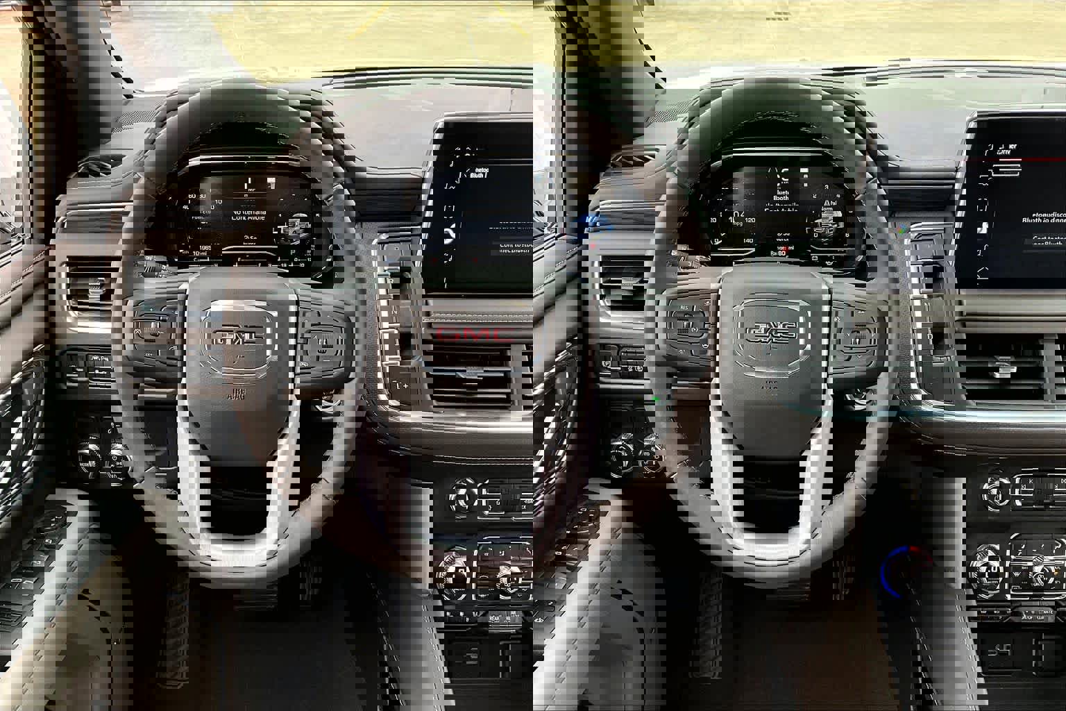 Used 2022 GMC Yukon SLT w/ SLT Premium Package image 10