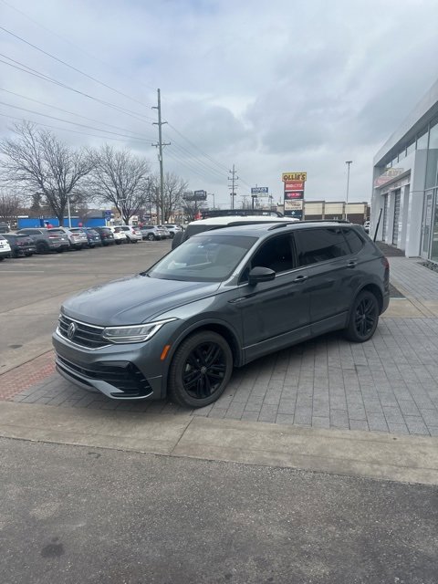 Used 2022 Volkswagen Tiguan SE R-Line image 15