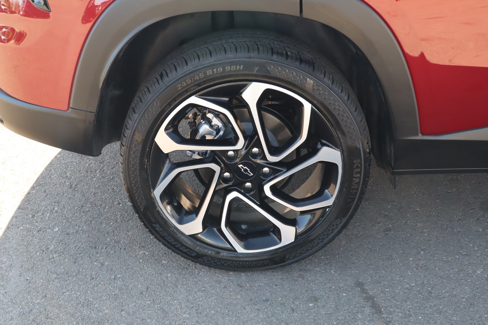 Used 2025 Chevrolet Trax RS w/ Sunroof Package FWD image 11