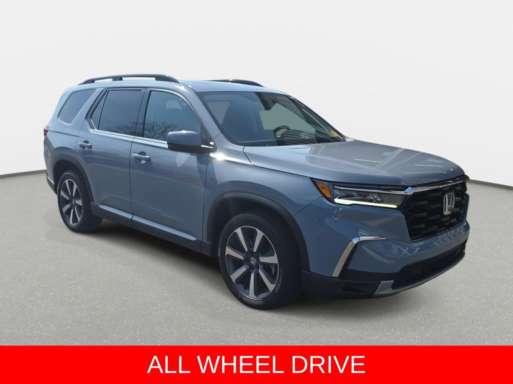 Used 2024 Honda Pilot Touring image 3