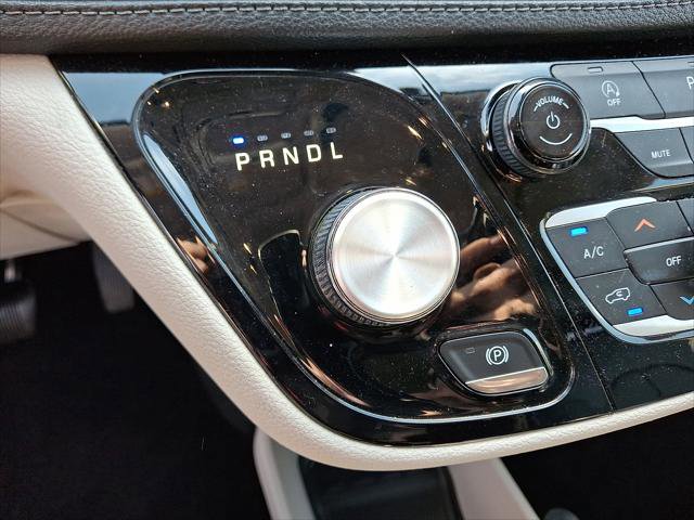 Used 2020 Chrysler Pacifica Limited FWD image 4