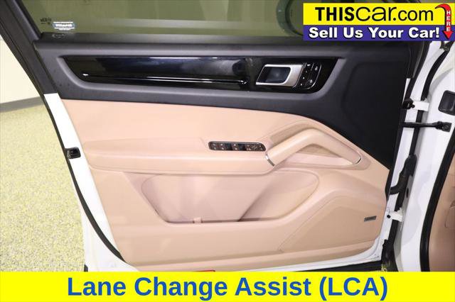 Used 2021 Porsche Cayenne Coupe AWD/4WD image 32