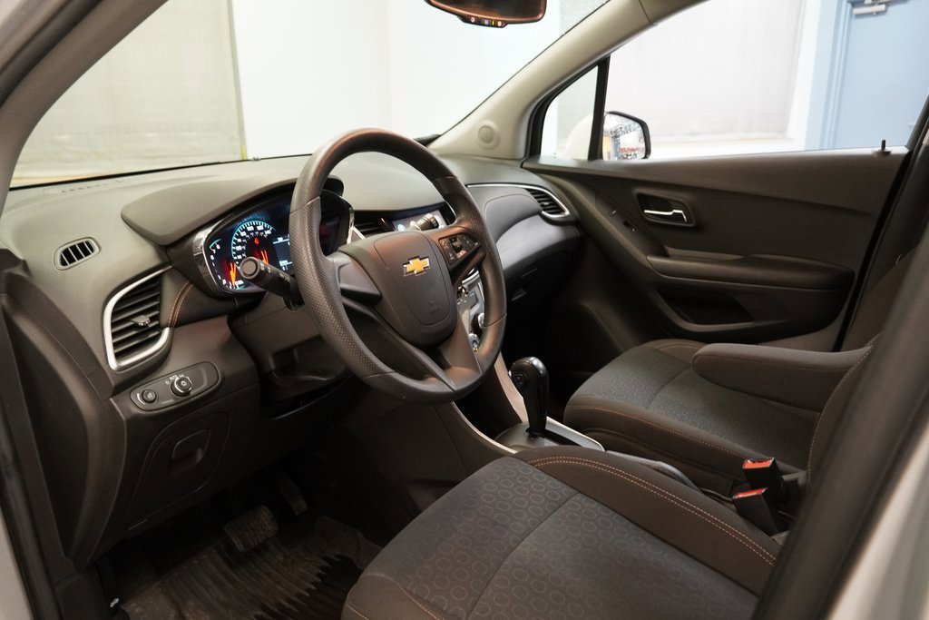 Used 2021 Chevrolet Trax LS image 6