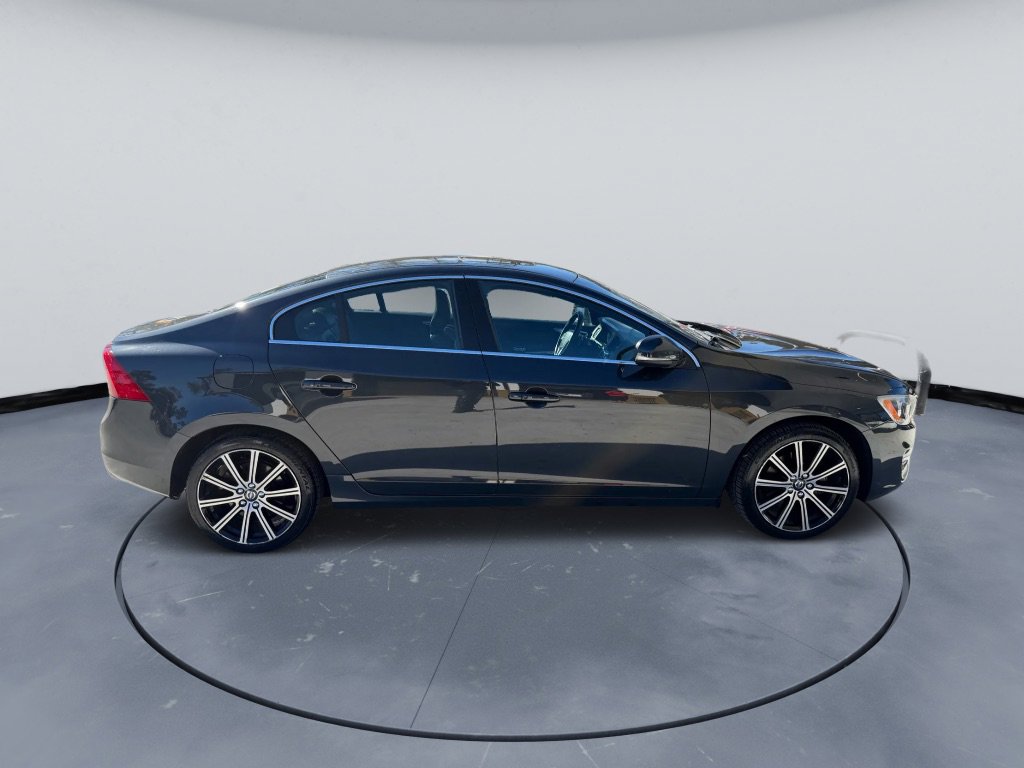 Used 2015 Volvo S60 T6 image 2