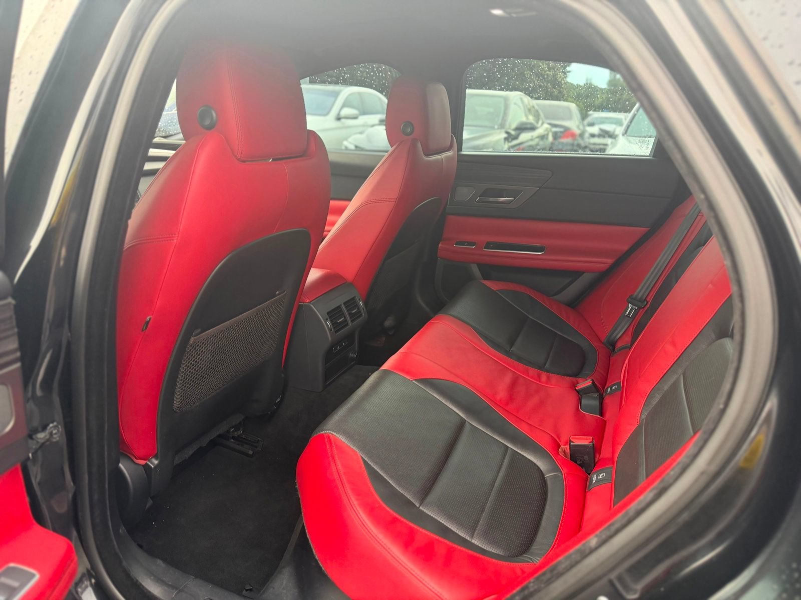 Used 2016 Jaguar XF S RWD image 20