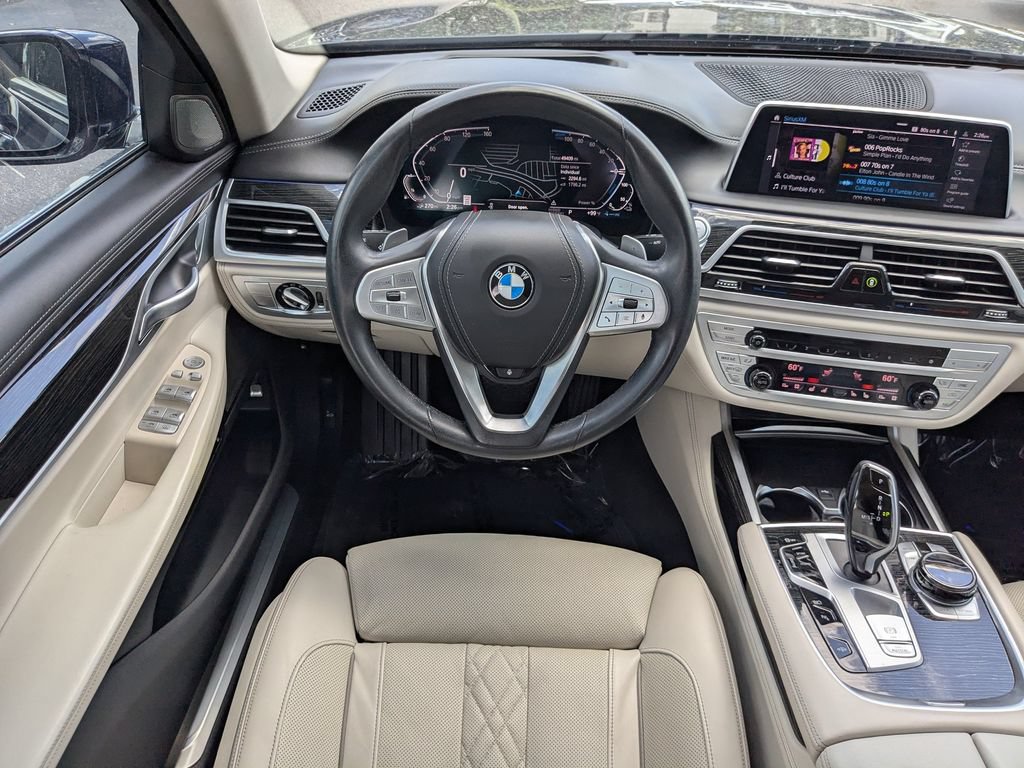 Used 2021 BMW 745e xDrive w/ Premium Package AWD/4WD image 3