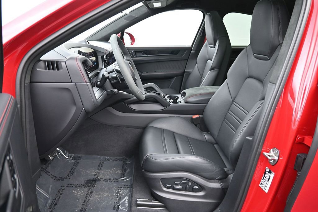 Certified 2026 Porsche Cayenne GTS AWD/4WD image 10