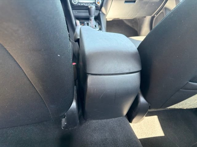 Used 2016 MAZDA MAZDA3 i Touring w/ Popular Equipment Package FWD image 17