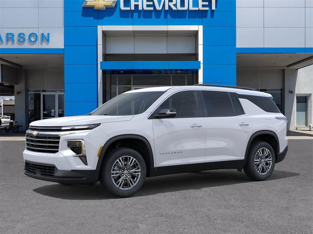 New 2025 Chevrolet Traverse LT image 2
