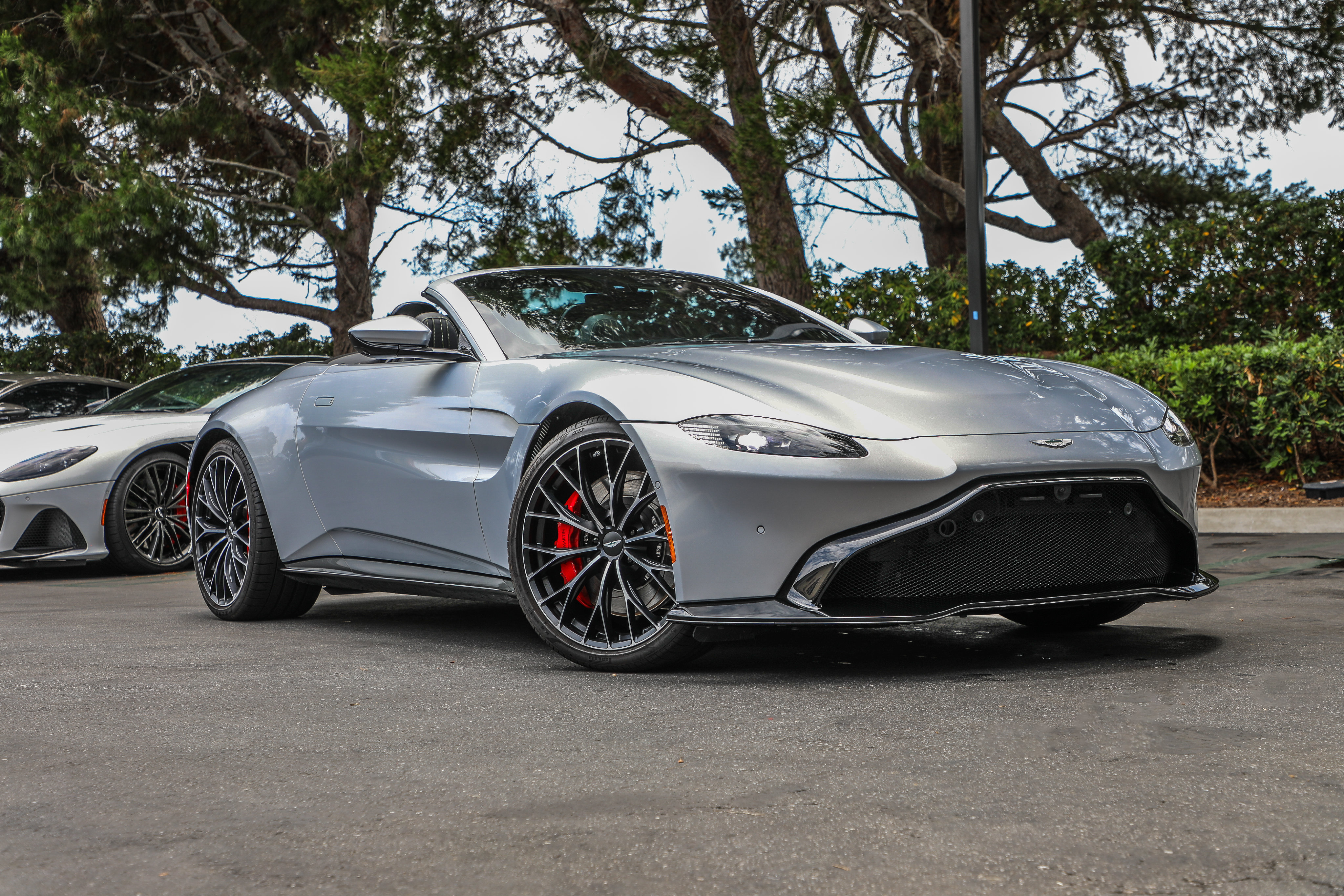 Used 2023 Aston Martin V8 Vantage Roadster RWD image 33